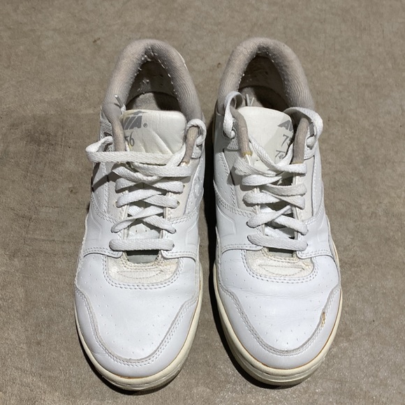 Vintage Womens Avia tennis shoe size 7 all white Y2K streetwear hi top - Picture 9 of 9